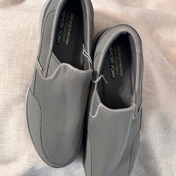 Men’s Skechers Equalizer Persist Slip On - Picture 2 of 8